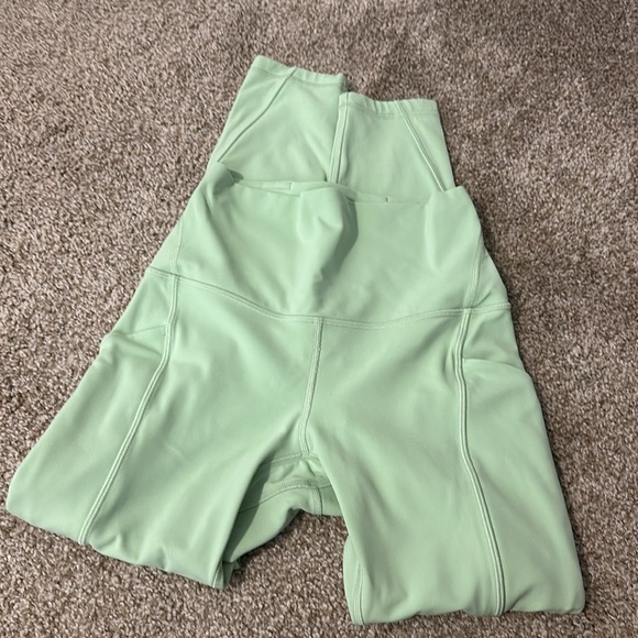 Lulu Lemon Green align size 4 Leggings - Picture 4 of 5